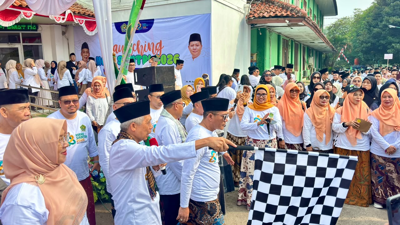 Semarak Jalan Sehat Hari Santri Nasional Provinsi Banten, Wujudkan Santri Sehat, Kuat, dan Bermartabat